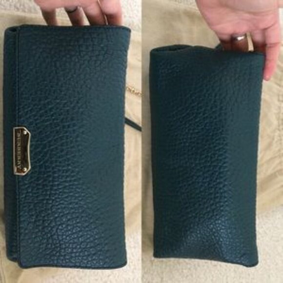 ✨ Burberry Mildenhall Crossbody Bag in Pebbled Leather - Deep Green ✨ - Picture 12 of 12